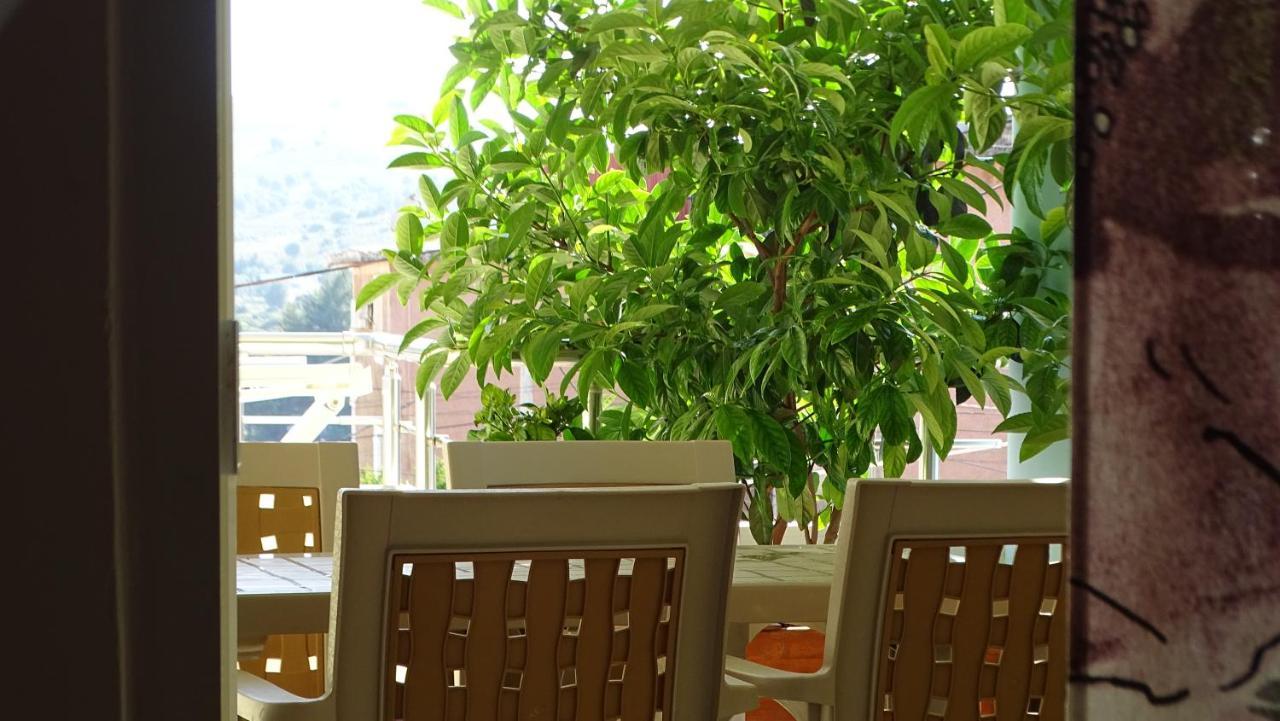 Cozy Central Apartment Ksamil Ngoại thất bức ảnh